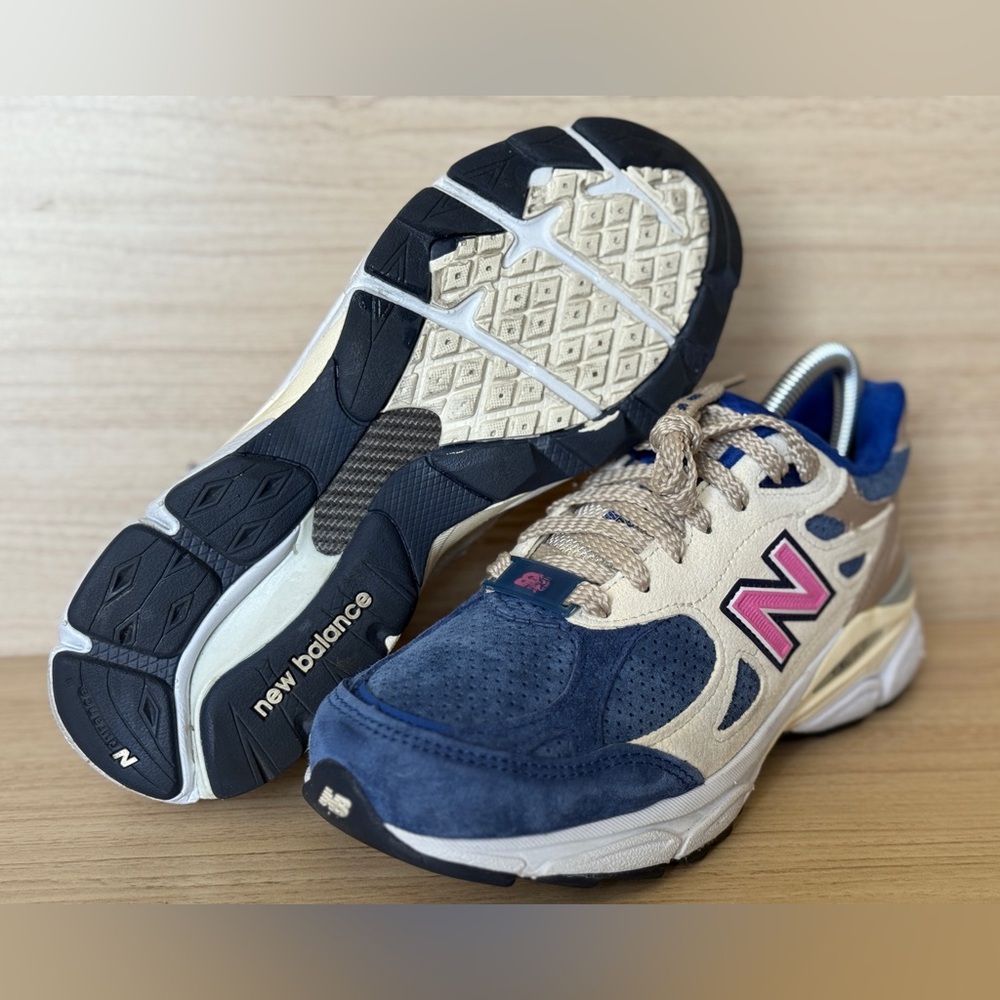 New Balance x Kith 990 v3 - Picture 4 of 10